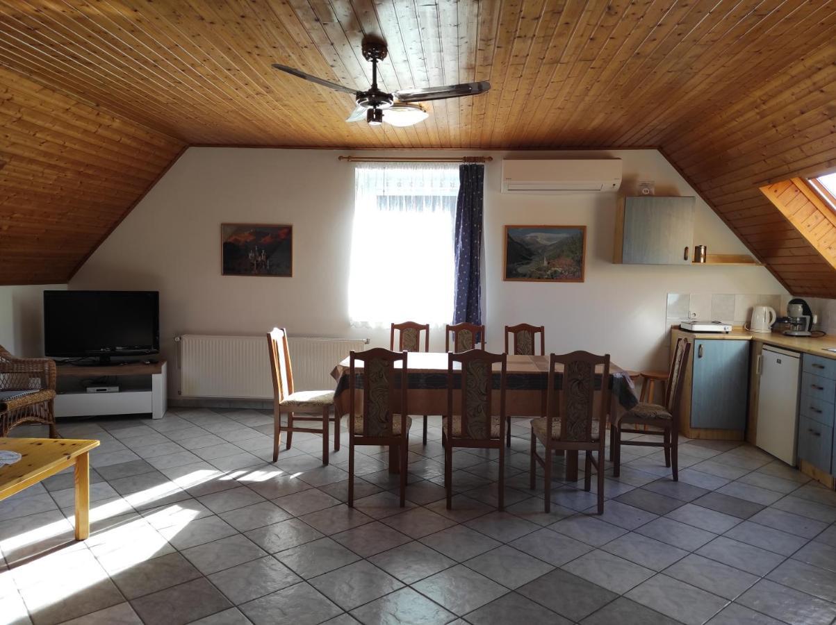 Badacsony Apartmanhaz Badacsonytomaj Exteriör bild