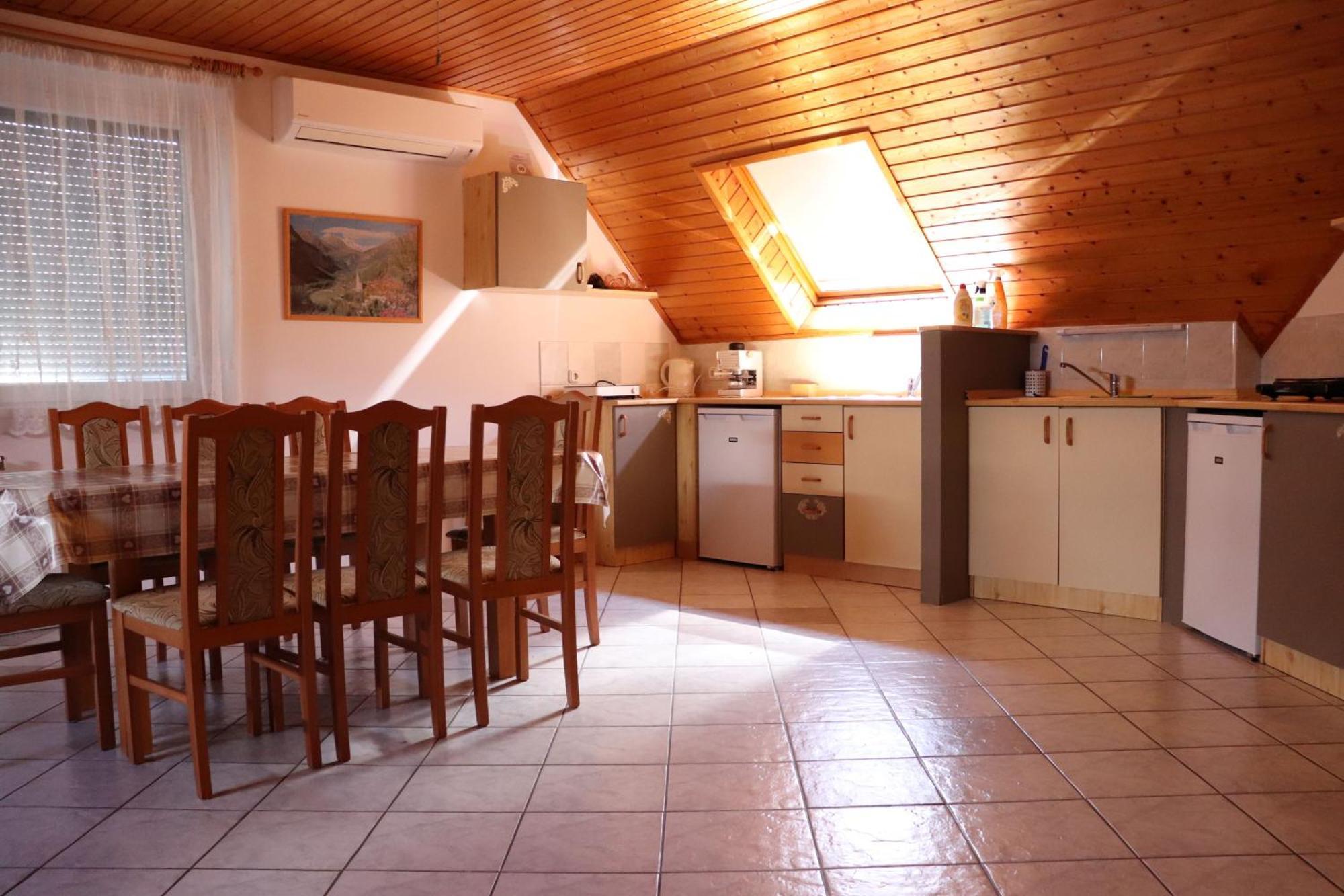 Badacsony Apartmanhaz Badacsonytomaj Exteriör bild