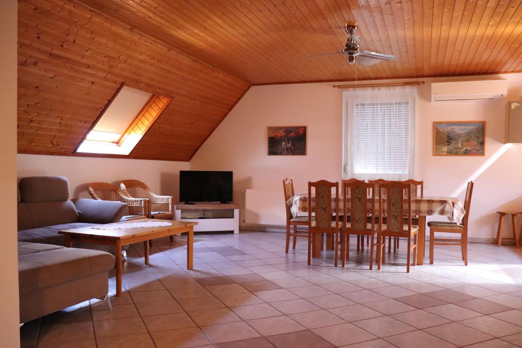 Badacsony Apartmanhaz Badacsonytomaj Exteriör bild