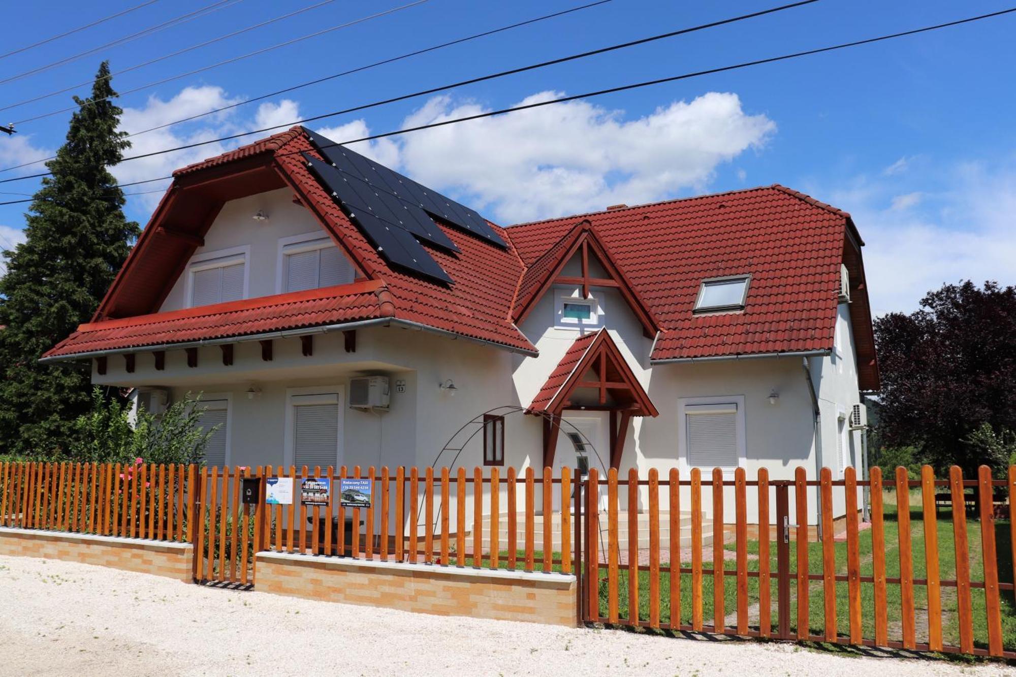 Badacsony Apartmanhaz Badacsonytomaj Exteriör bild